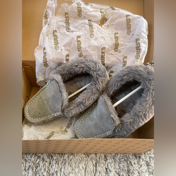 Lamo Moccasins - Picture 4 of 6